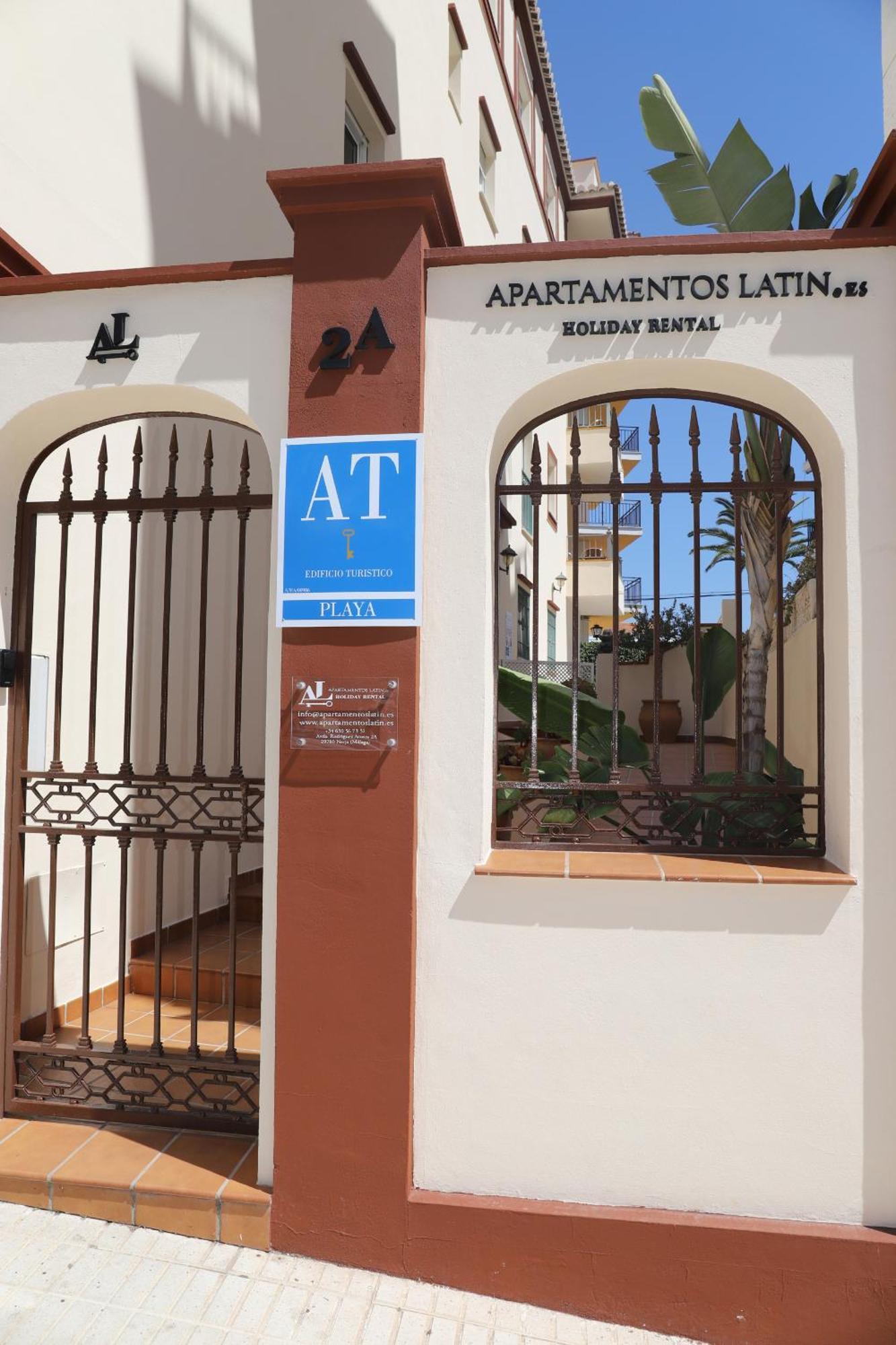 Apartamentos Latin Nerja Exterior photo